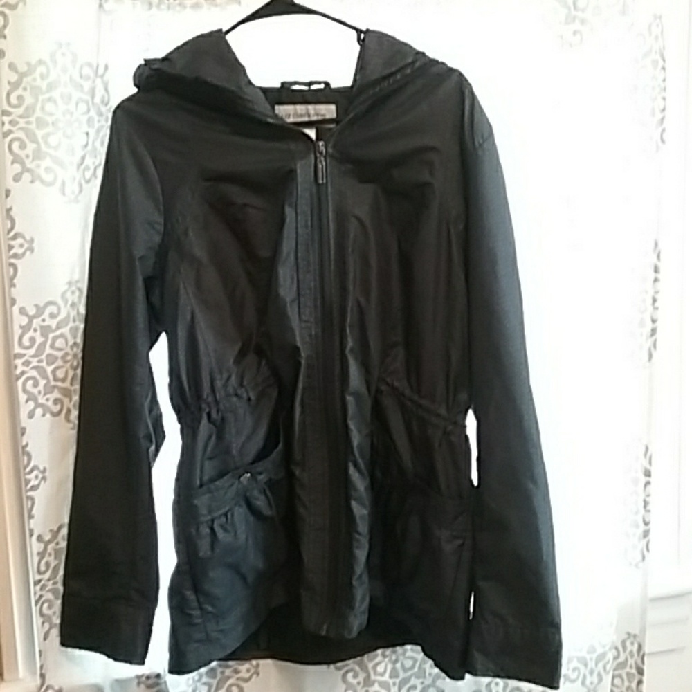 LIZ CLAIBORNE RAIN JACKET